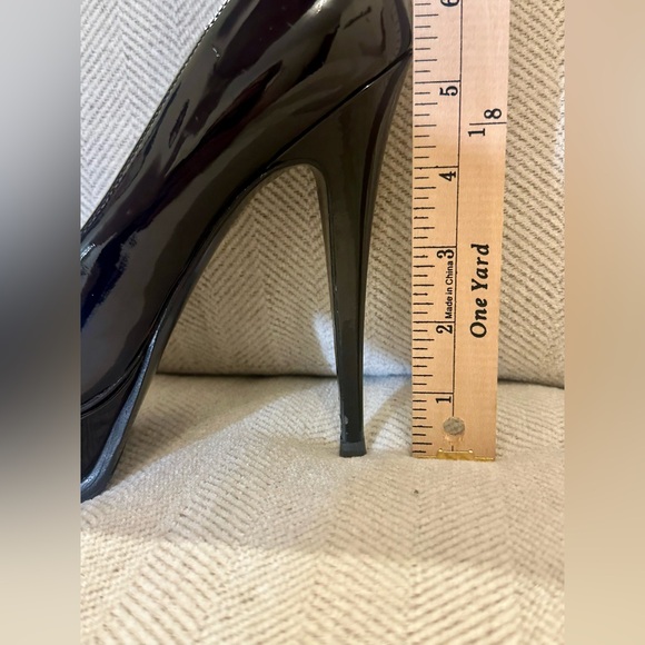 Yves Saint Laurent (Tribute) Trib Too Authenticated Patent Leather Heels - Picture 14 of 16